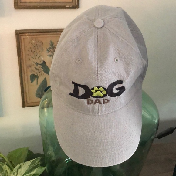🐶 BNWOT - Men’s Dog Dad Adjustable Hat 🐶 - Picture 1 of 2